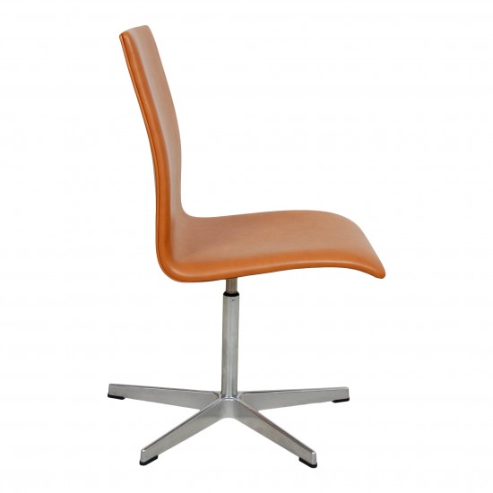 Buy arne jacobsen Oxford chair in cognac leather CPH Classic